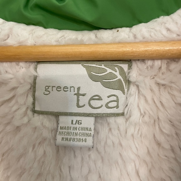 Green Tea puffer vest with removable faux fur hood. - Picture 10 of 10